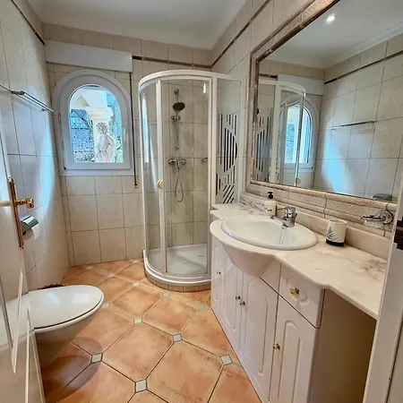 Compartida Con Entrada Independiente Дом отдыха Хавеа